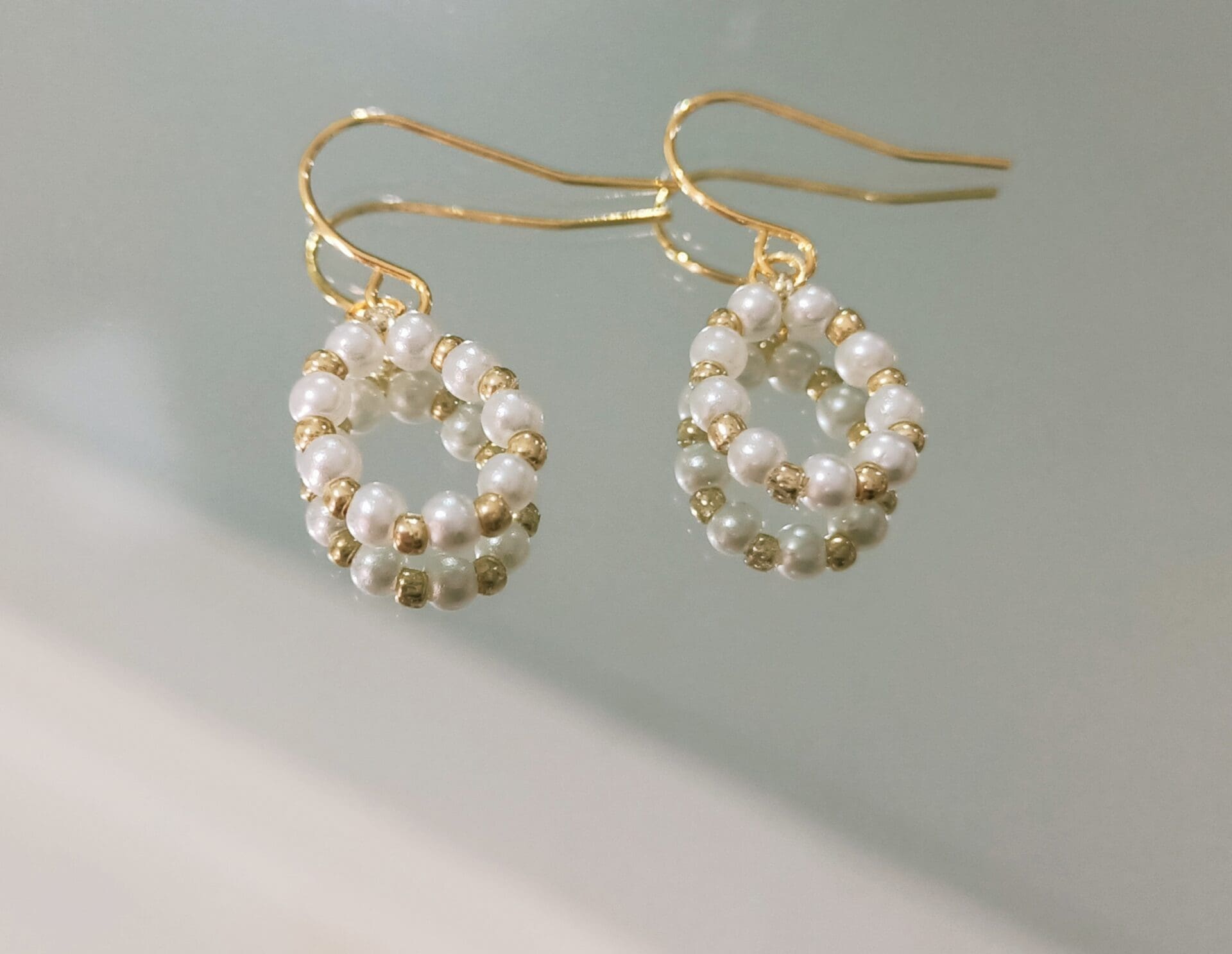 THE STONE Hoop Faux Pearl with Gold Bead Earrings