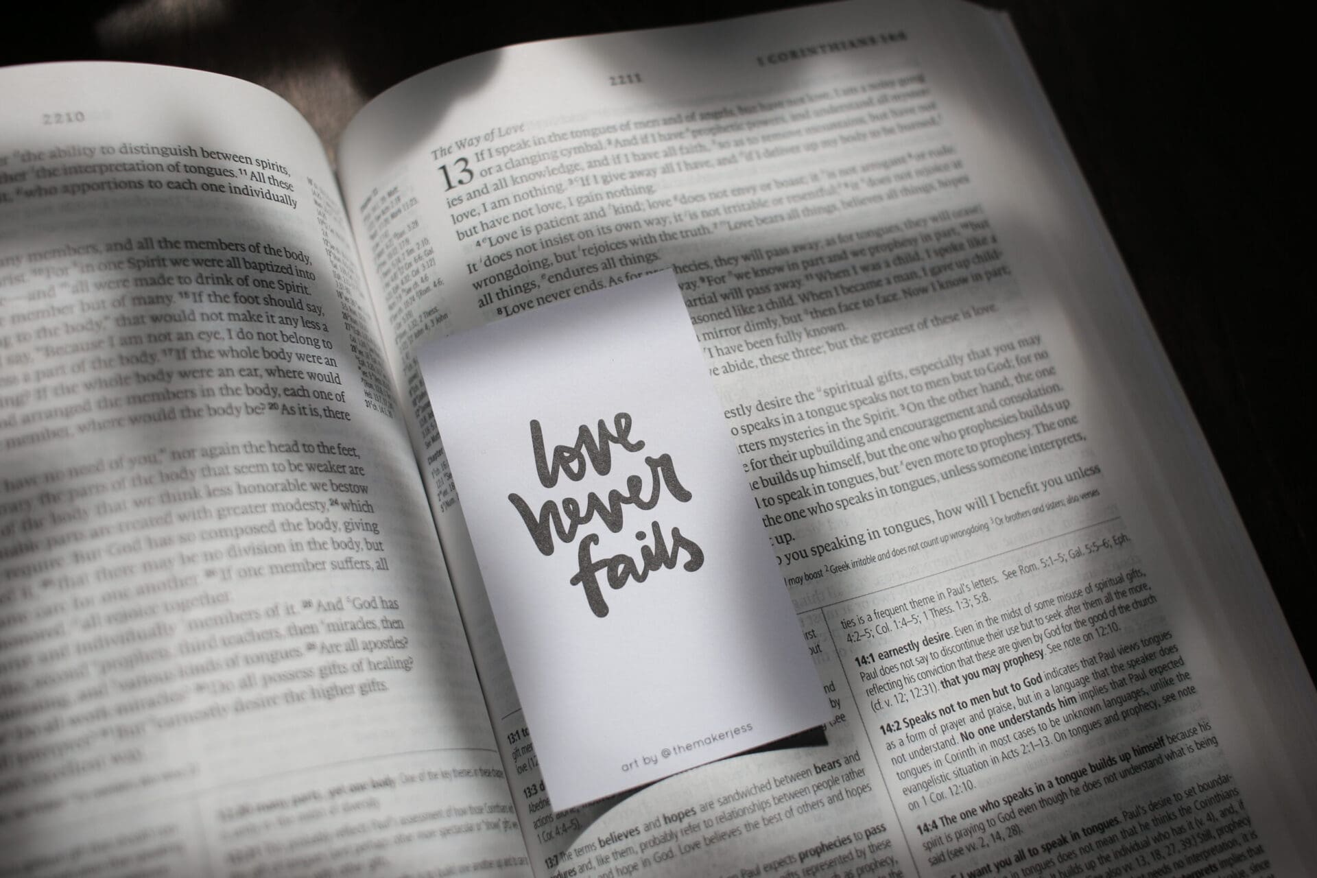 Love Never Fails | Mini Bookmark - Image 3