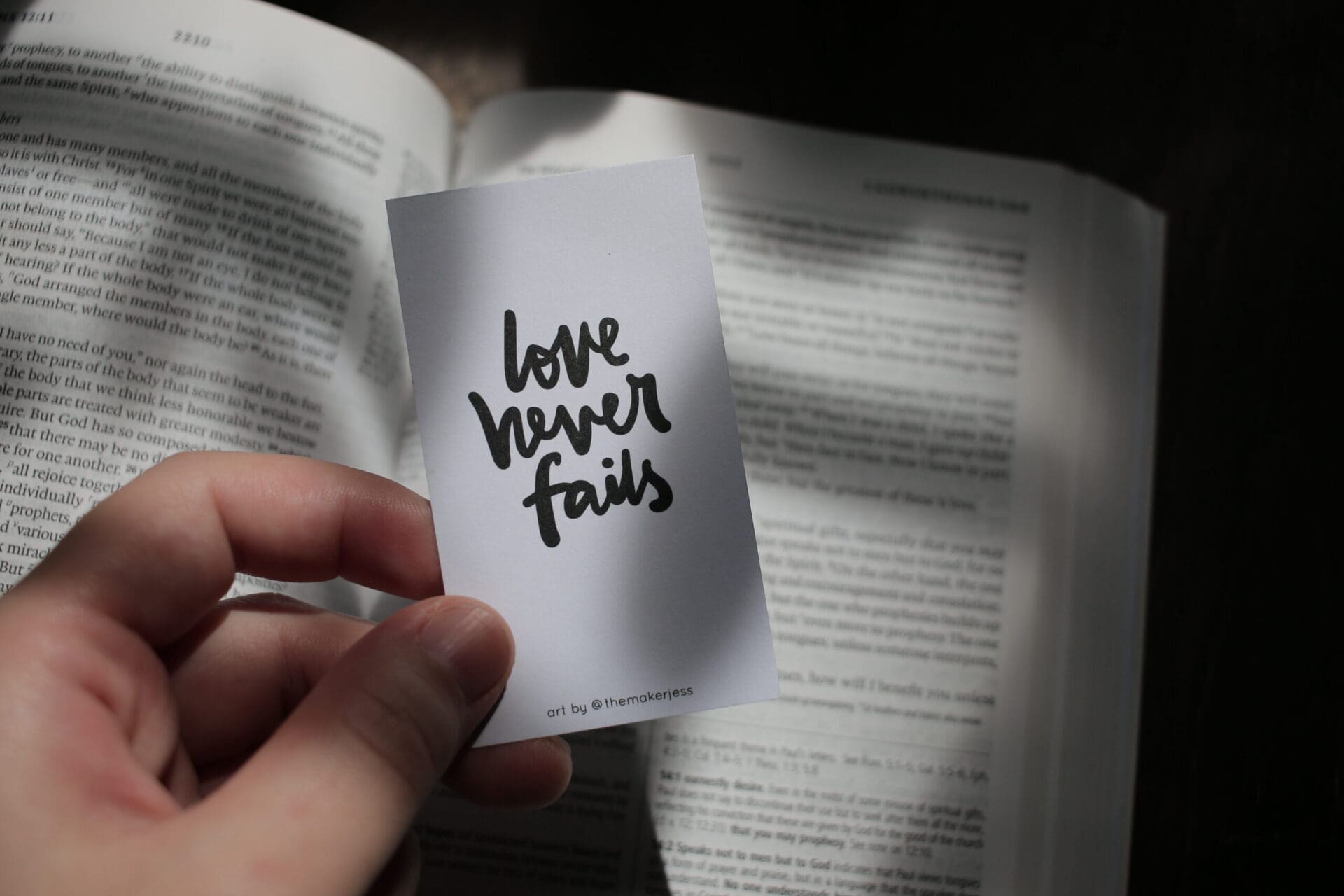 Love Never Fails | Mini Bookmark - Image 5
