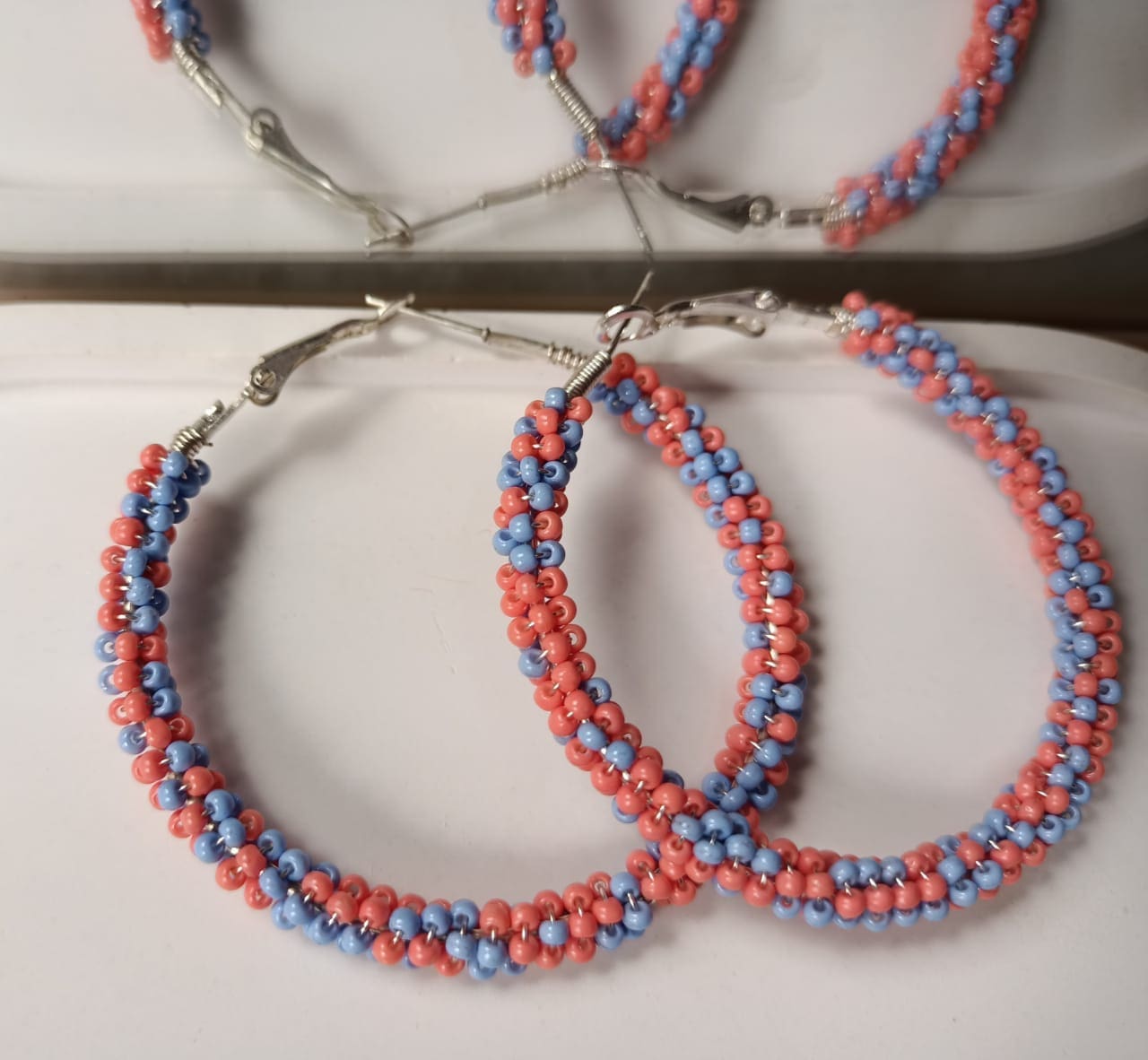 THE STONE Colour Contrast Beaded Wire Wrapped Hoop Earrings - Image 4
