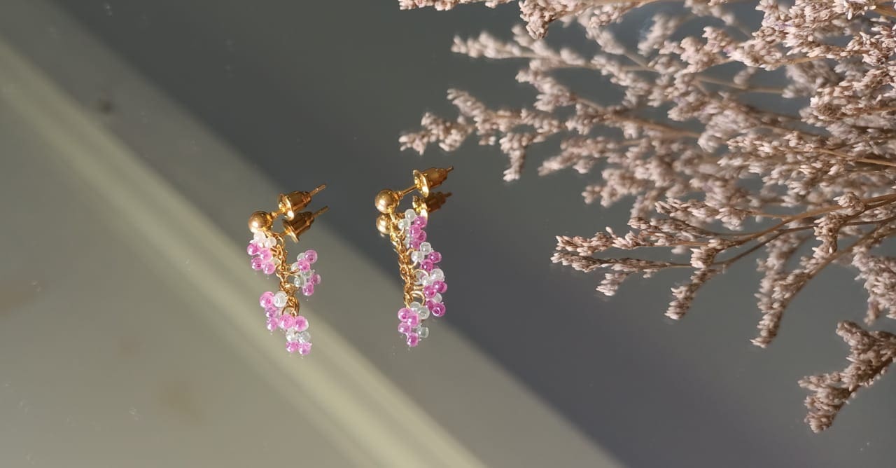 THE STONE Red or Purple Grapes Beaded Drop Earrings - Image 4