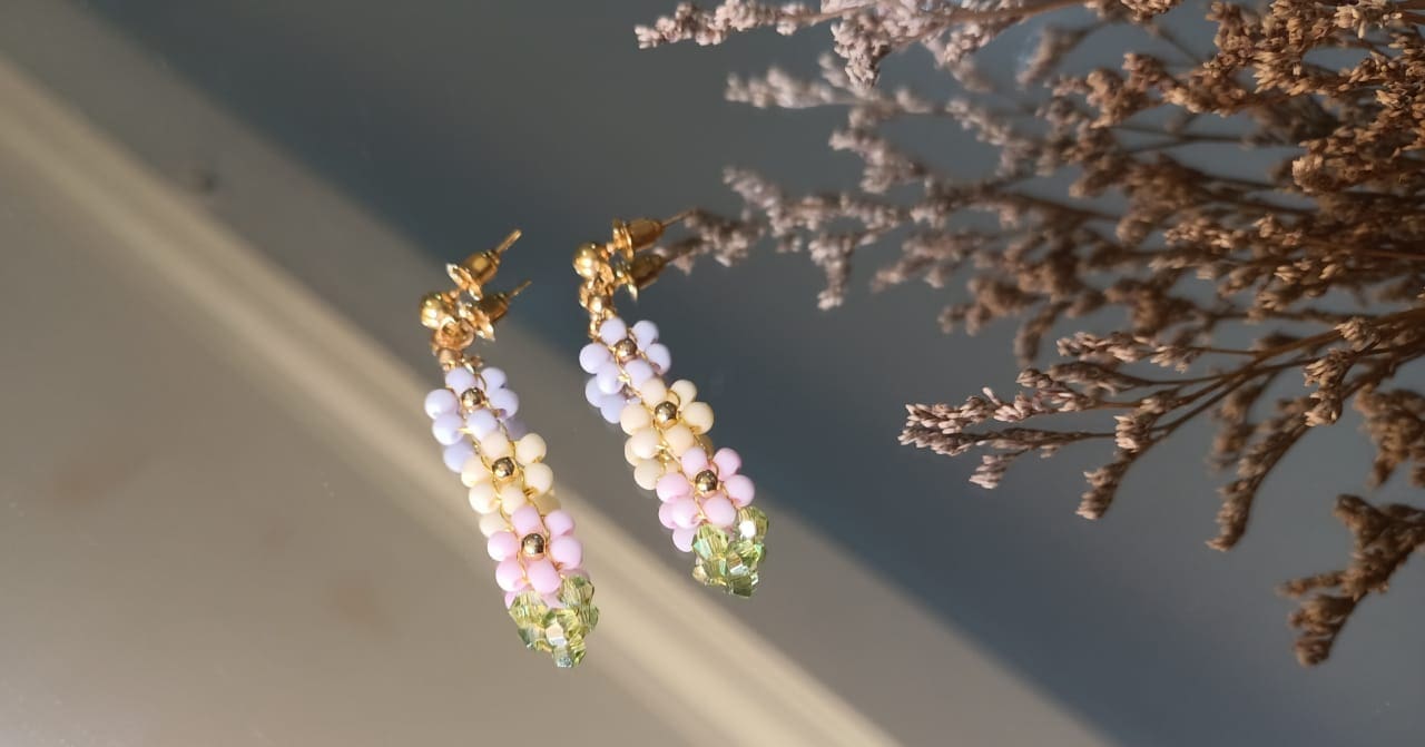 THE STONE 3 Macaron Daisy Beaded Earrings